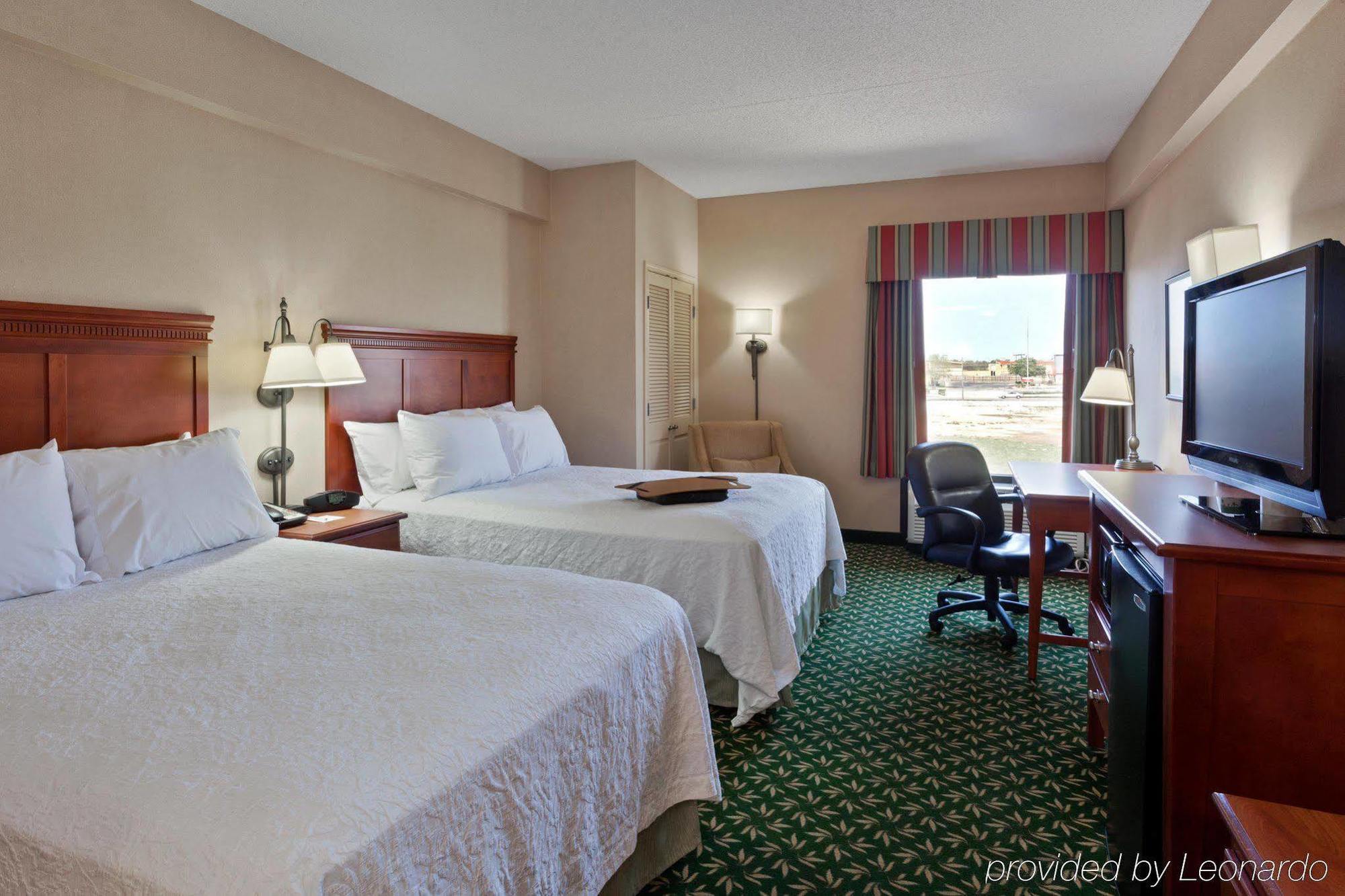 Hampton Inn Джоплін Екстер'єр фото